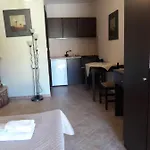 招待所 To Konaki Káto Loutrákion