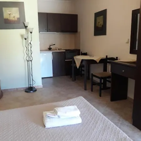 To Konaki 3* Káto Loutrákion