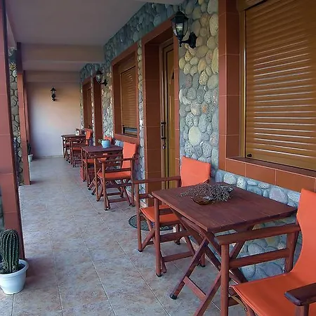 To Konaki 3* Káto Loutrákion