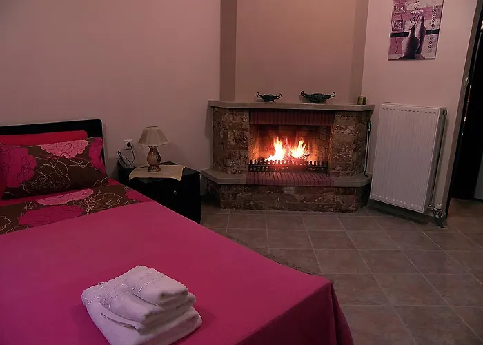 To Konaki Káto Loutrákion