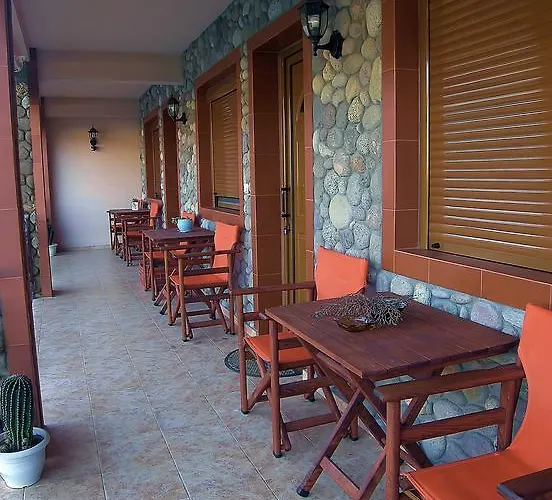 To Konaki 3* Káto Loutrákion